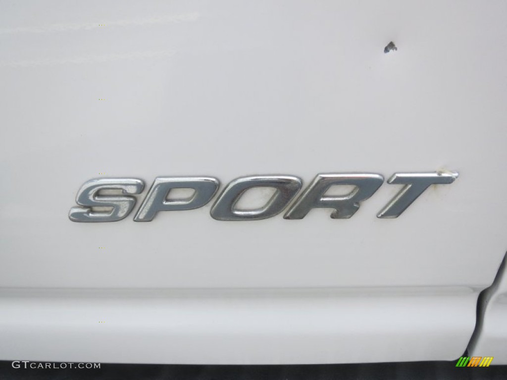 2000 Ford Explorer Sport Marks and Logos Photos