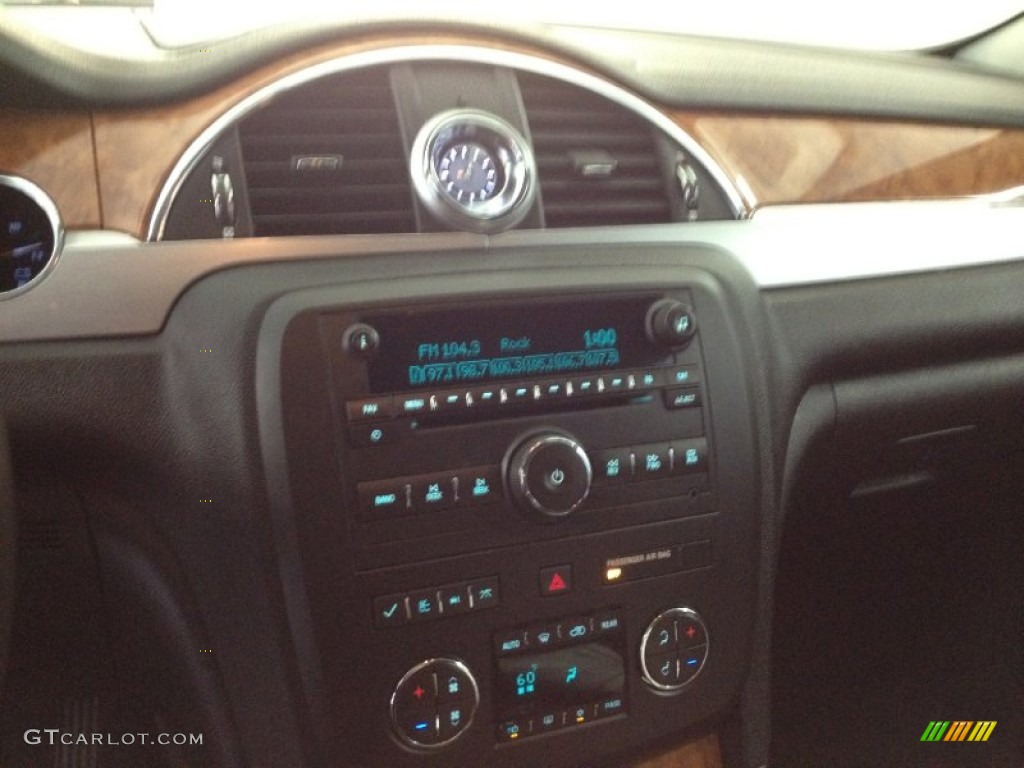 2011 Buick Enclave CX AWD Controls Photos