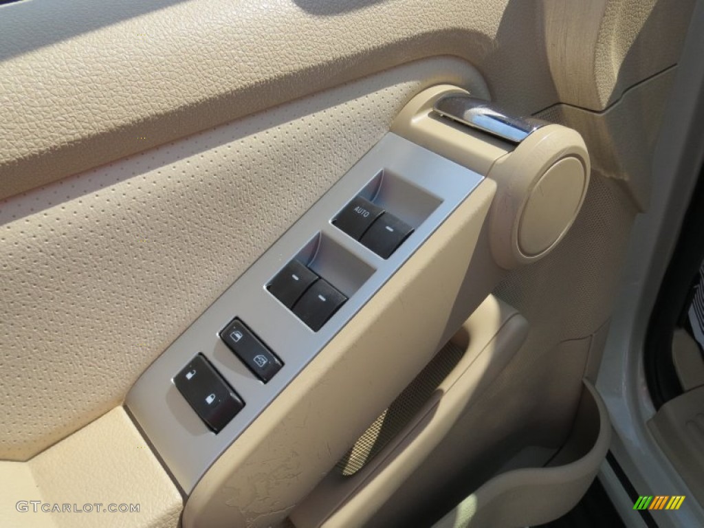 2006 Mercury Mountaineer Luxury Controls Photo #69698898