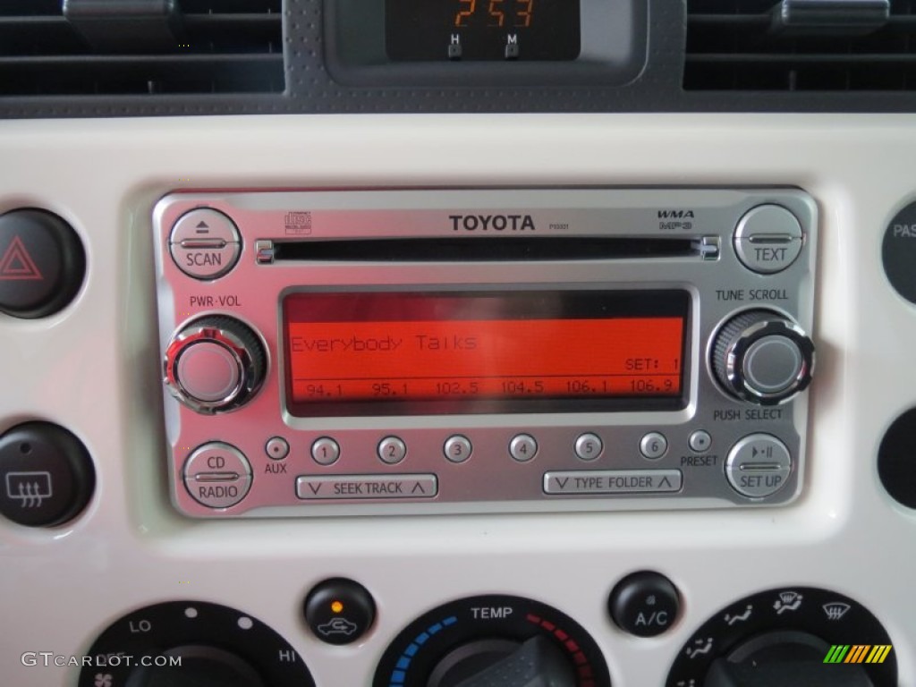 2012 Toyota FJ Cruiser 4WD Audio System Photo #69703710