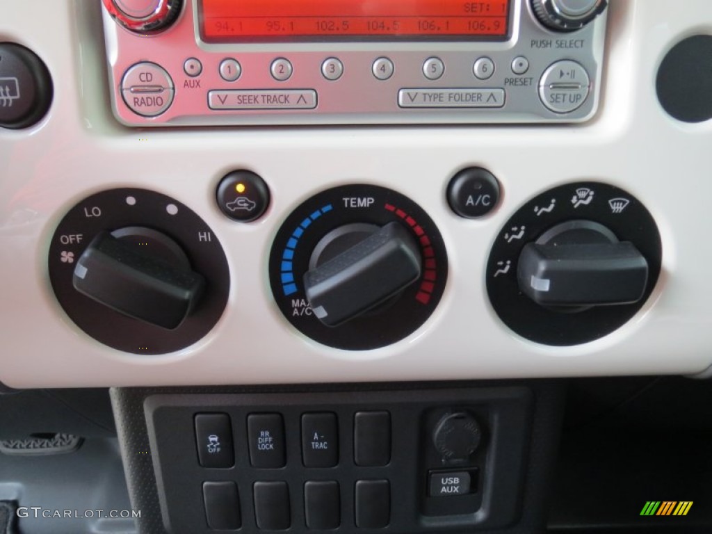 2012 Toyota FJ Cruiser 4WD Controls Photo #69703719