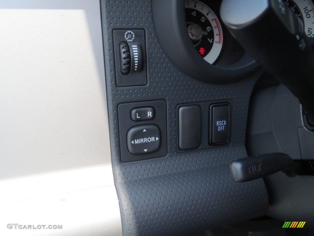 2012 Toyota FJ Cruiser 4WD Controls Photo #69703764