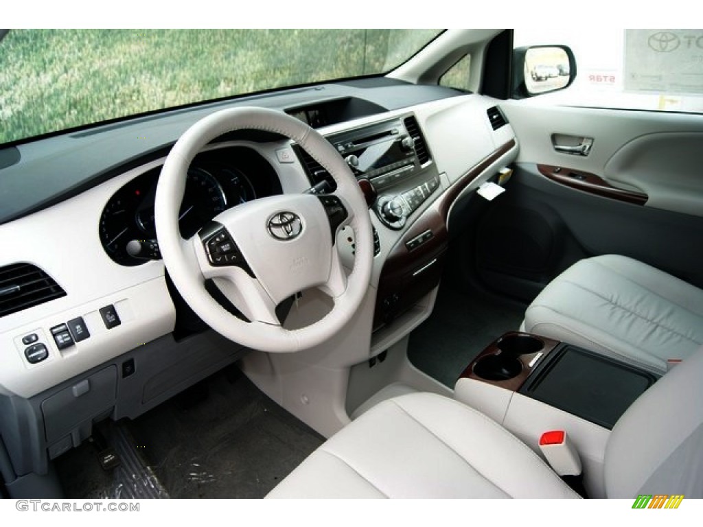 Light Gray Interior 2013 Toyota Sienna XLE AWD Photo #69704571