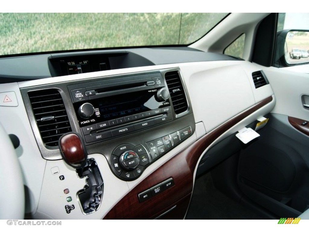 2013 Toyota Sienna XLE AWD Light Gray Dashboard Photo #69704580