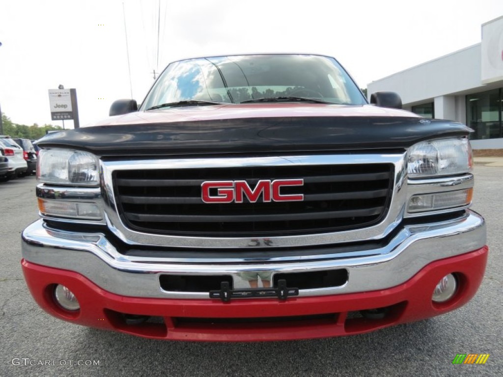 2004 Sierra 2500HD SLE Extended Cab 4x4 - Fire Red / Dark Pewter photo #2