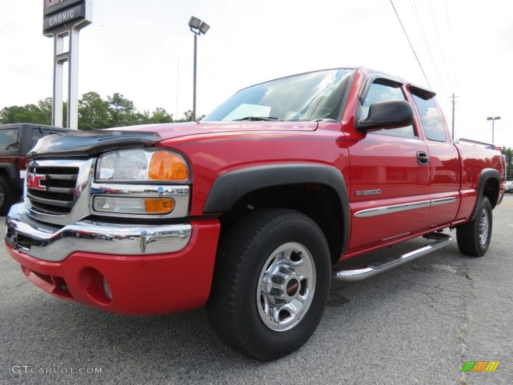 2004 Sierra 2500HD SLE Extended Cab 4x4 - Fire Red / Dark Pewter photo #3