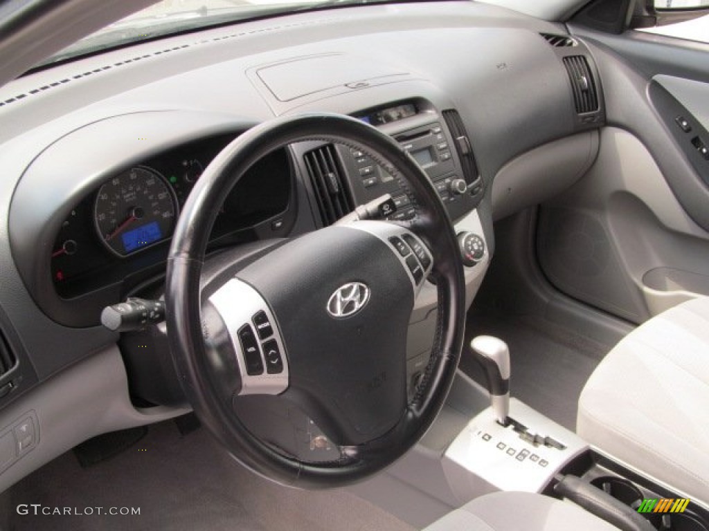 2007 Hyundai Elantra SE Sedan Dashboard Photos