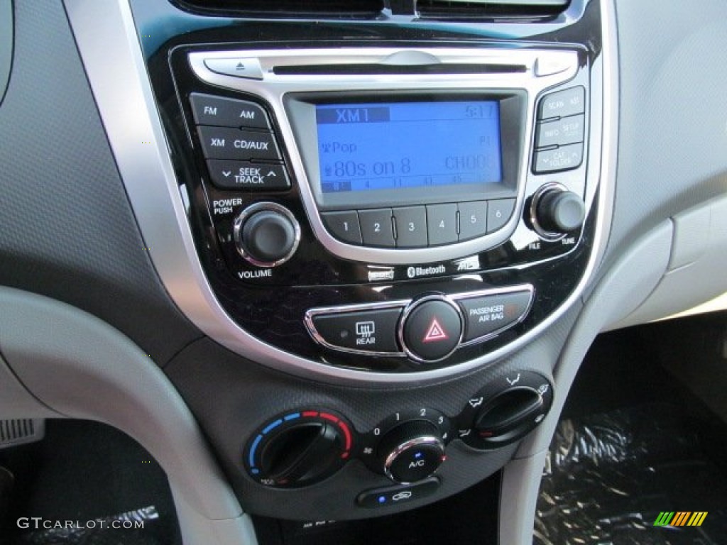 2013 Hyundai Accent GLS 4 Door Controls Photo #69711207