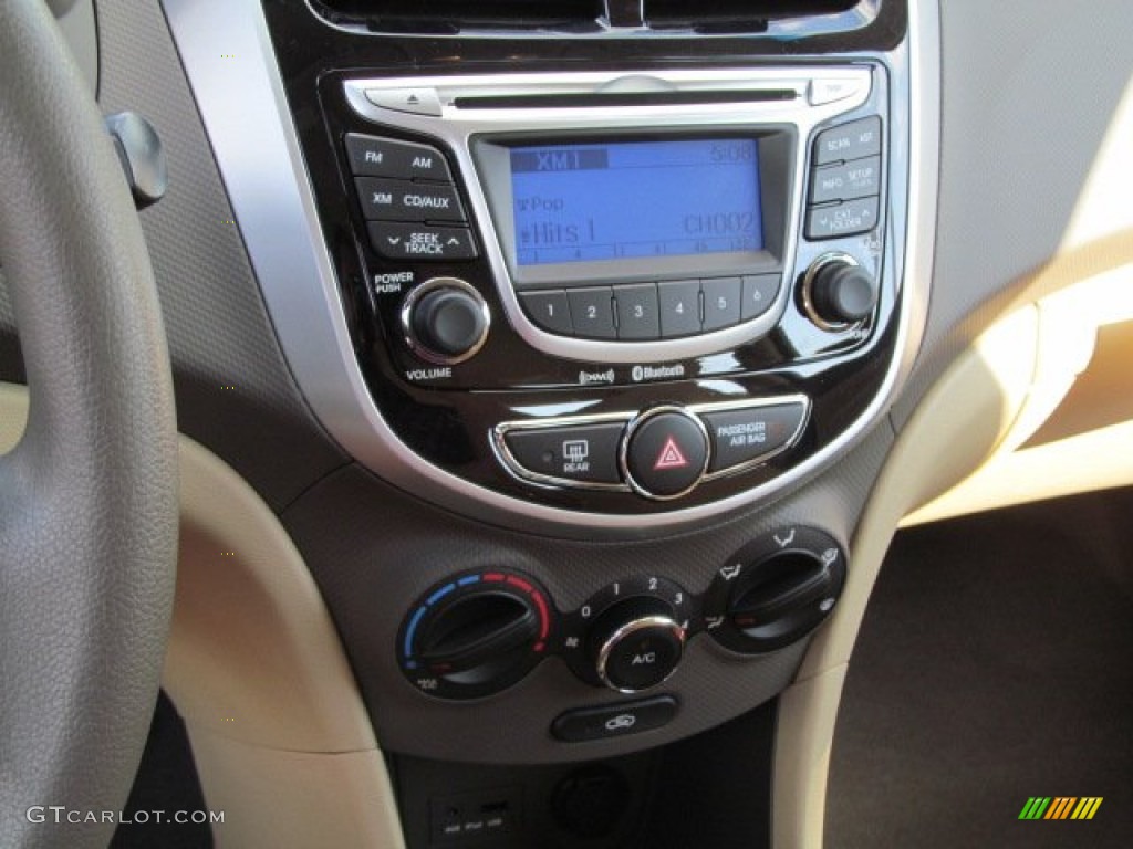 2013 Hyundai Accent GLS 4 Door Controls Photo #69711561