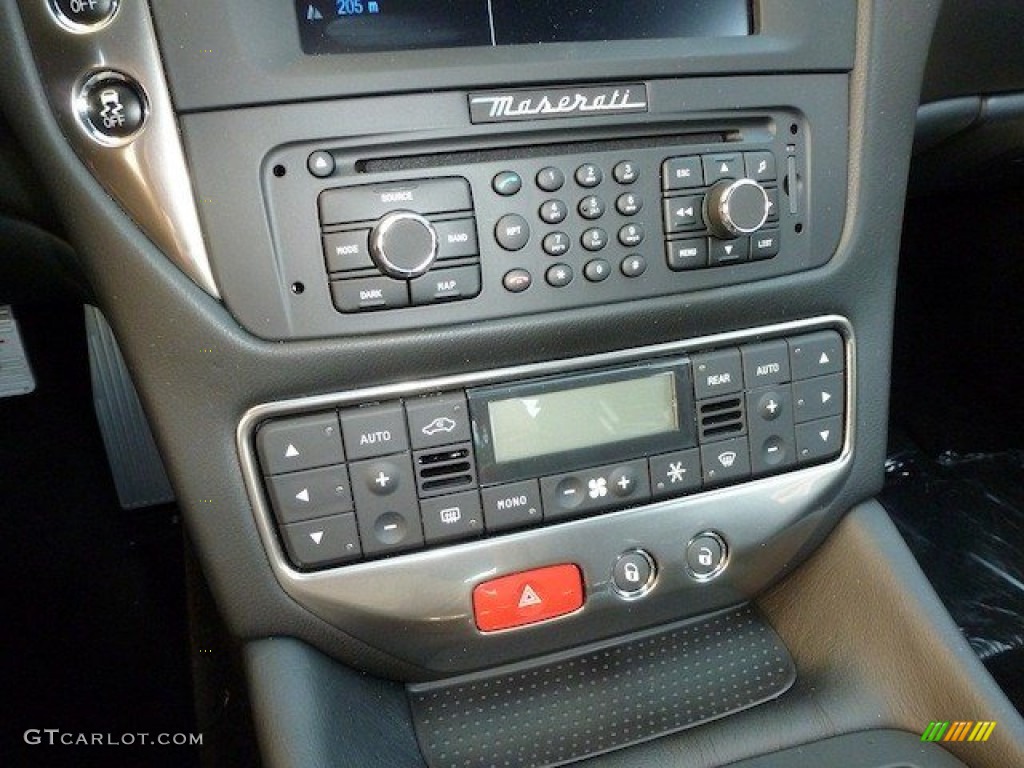 2013 Maserati GranTurismo Sport Coupe Controls Photo #69714311