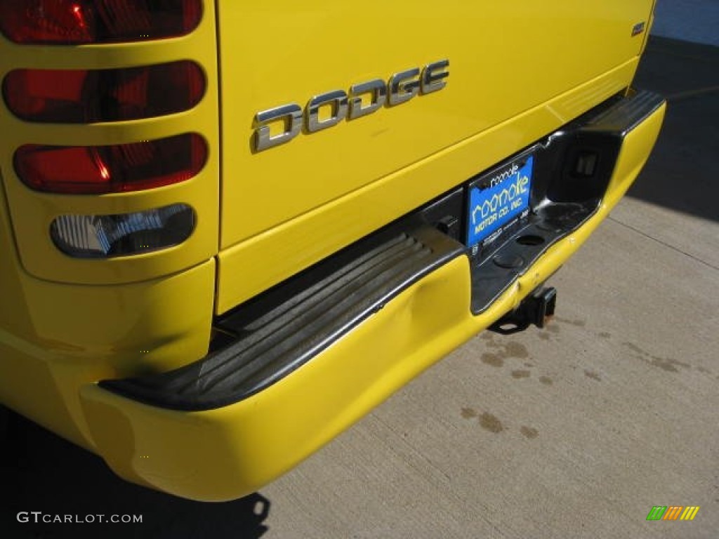 2004 Ram 1500 SLT Quad Cab - Solar Yellow / Dark Slate Gray photo #19