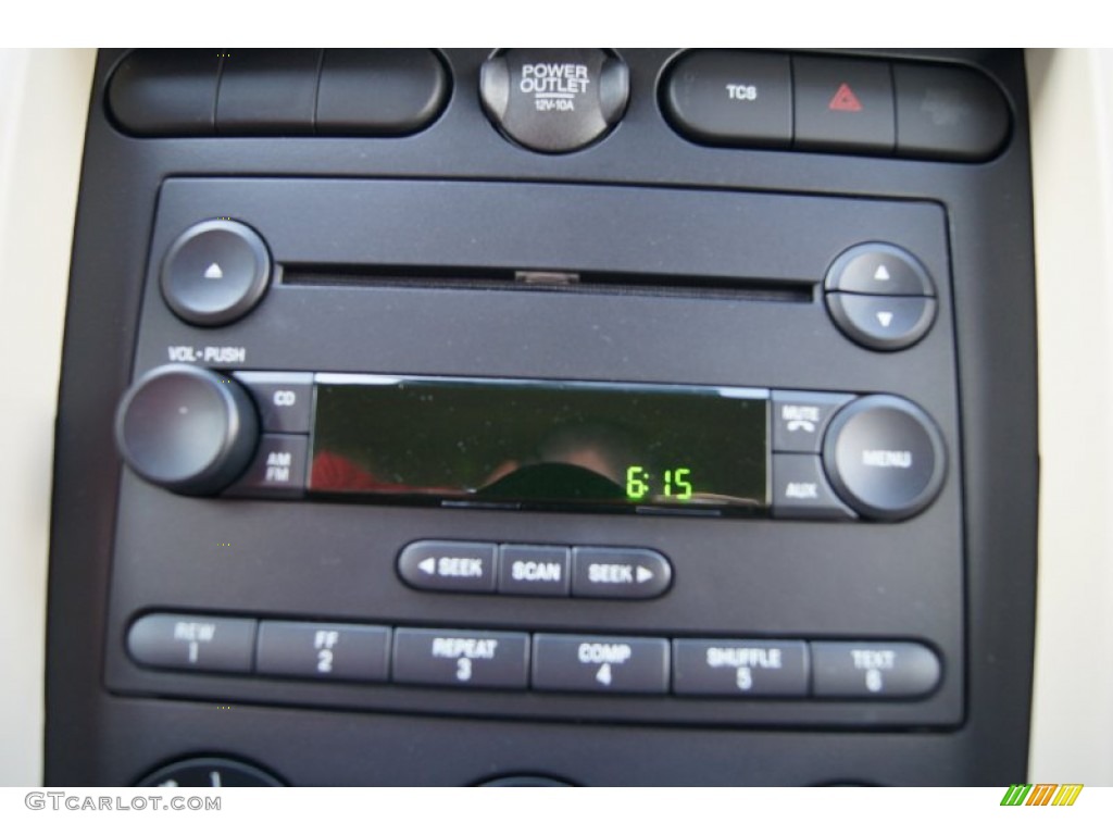 2006 Ford Mustang GT Premium Coupe Audio System Photo #69719400