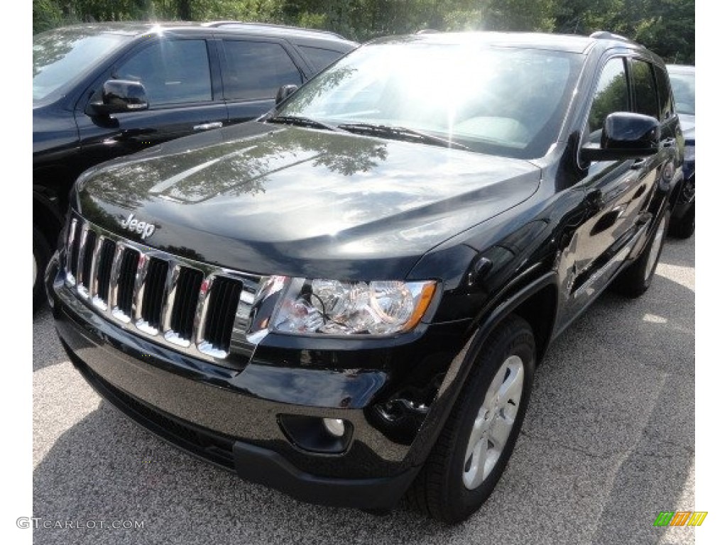 2013 Grand Cherokee Laredo X Package 4x4 - Brilliant Black Crystal Pearl / Black photo #1