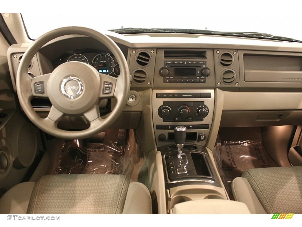 2007 Jeep Commander Sport 4x4 Khaki Dashboard Photo #69722238