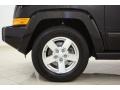 2007 Jeep Commander Sport 4x4 Wheel and Tire Photo
