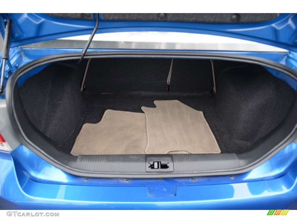 2010 Ford Focus SE Sedan Trunk Photos