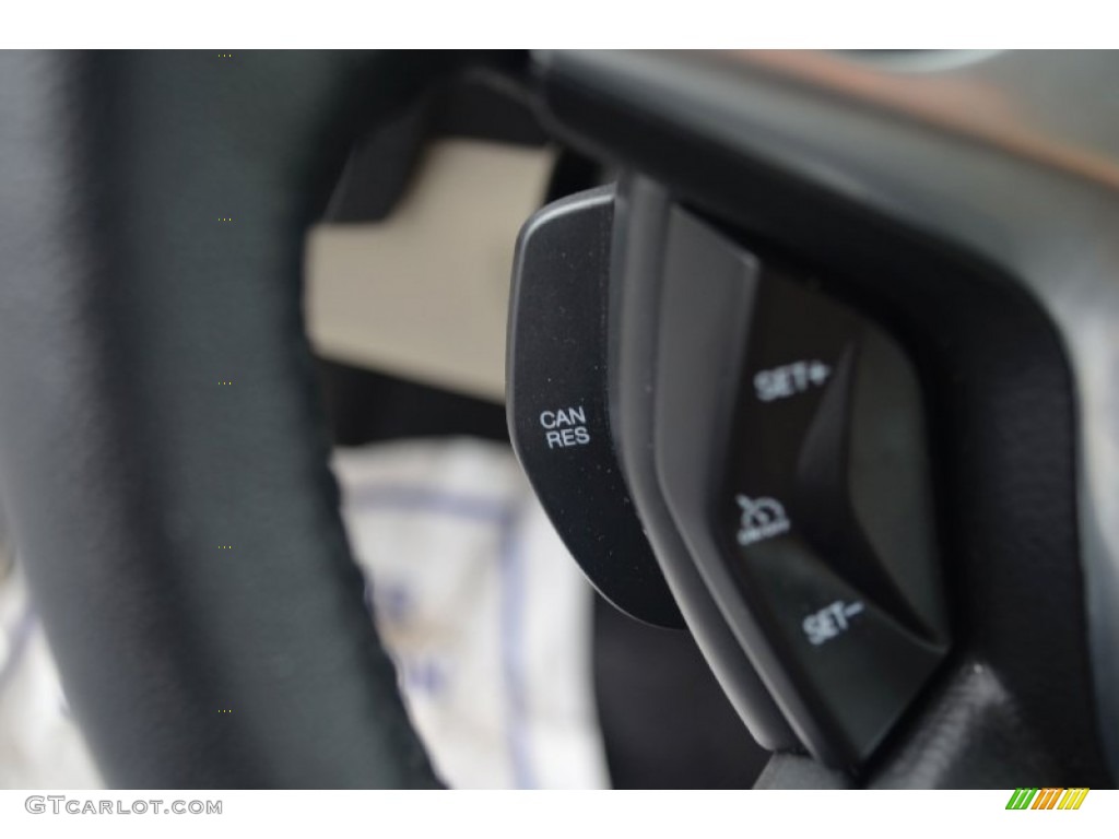 2012 Ford Focus SEL 5-Door Controls Photo #69724089