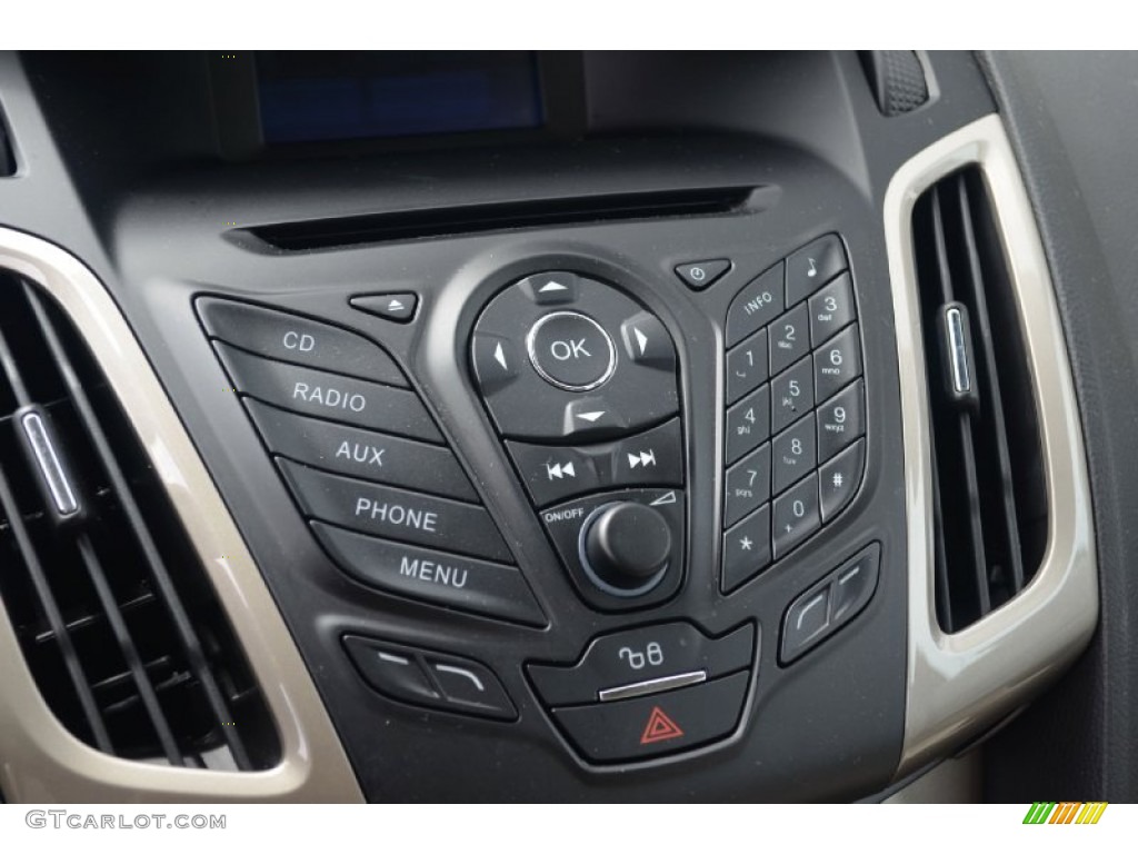2012 Ford Focus SEL 5-Door Controls Photo #69724110
