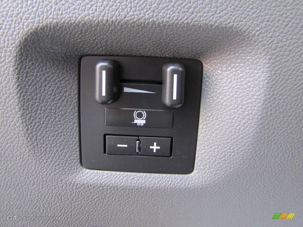 2009 Chevrolet Silverado 2500HD LS Crew Cab 4x4 Controls Photo #69725022
