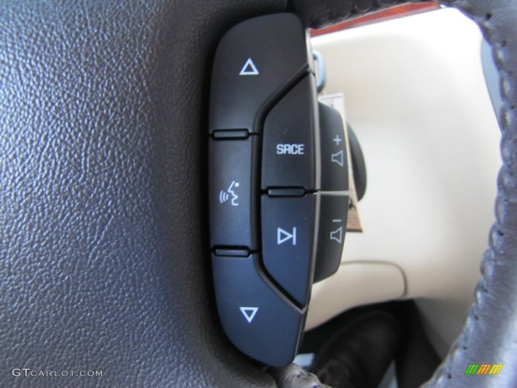 2007 Buick Lucerne CXL Controls Photo #69725715