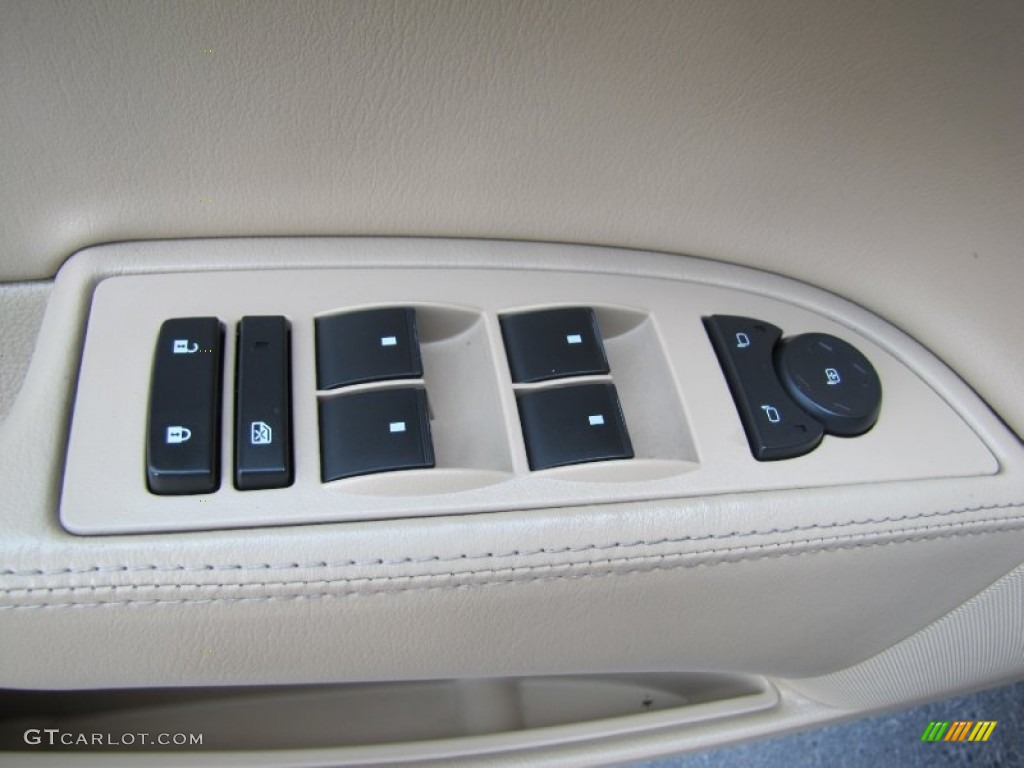 2007 Buick Lucerne CXL Controls Photo #69725721