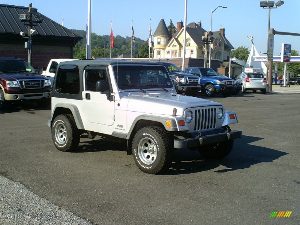 2004 Wrangler X 4x4 - Stone White / Dark Slate Gray photo #2