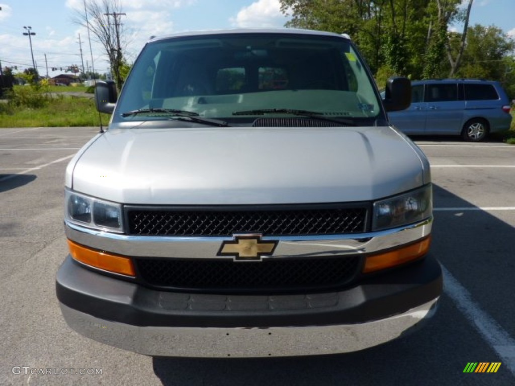 2007 Express LS 1500 AWD Passenger Van - Silver Birch Metallic / Medium Pewter photo #2