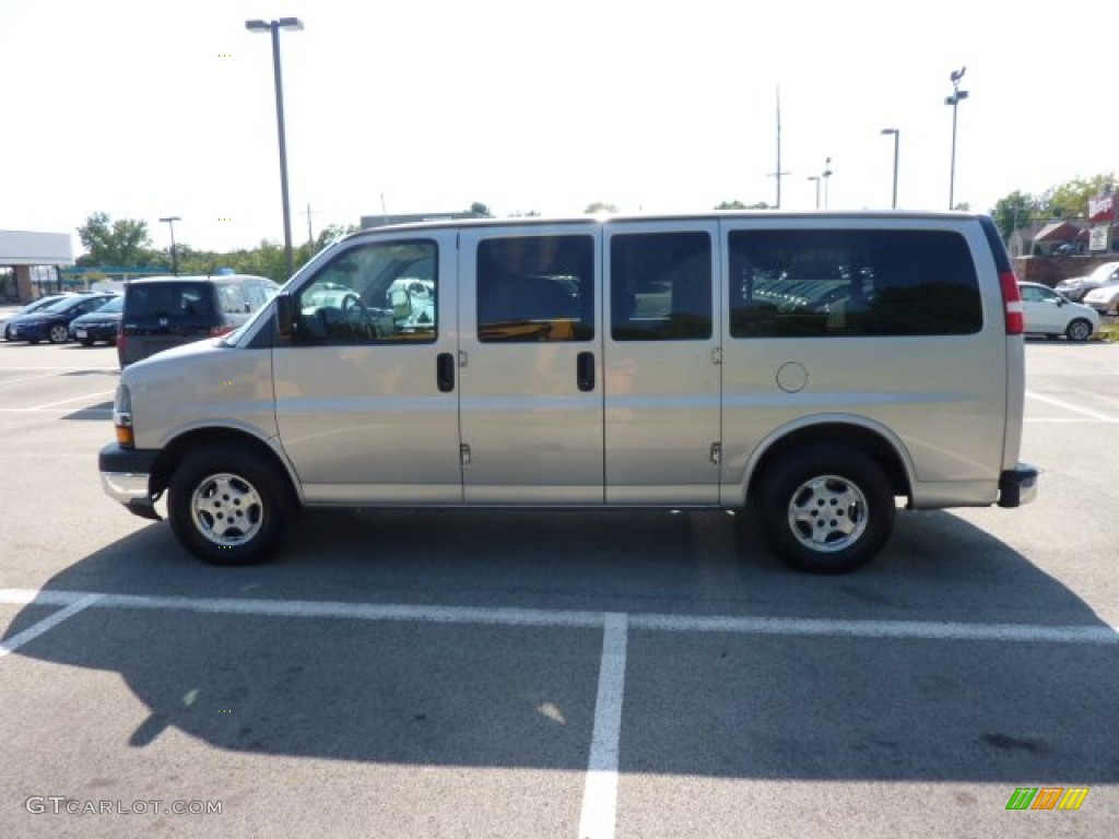 2007 Express LS 1500 AWD Passenger Van - Silver Birch Metallic / Medium Pewter photo #4
