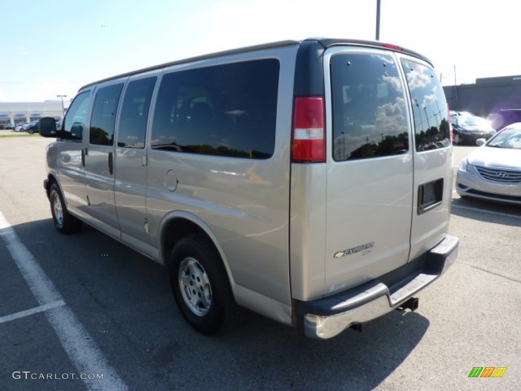 2007 Express LS 1500 AWD Passenger Van - Silver Birch Metallic / Medium Pewter photo #5