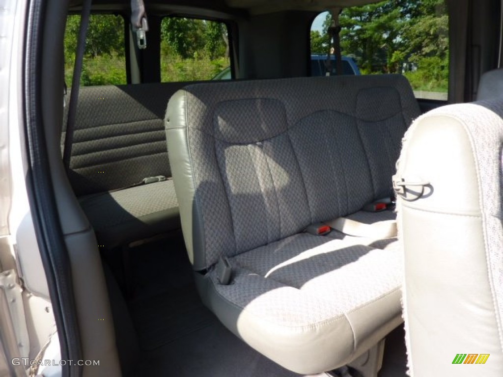2007 Express LS 1500 AWD Passenger Van - Silver Birch Metallic / Medium Pewter photo #13