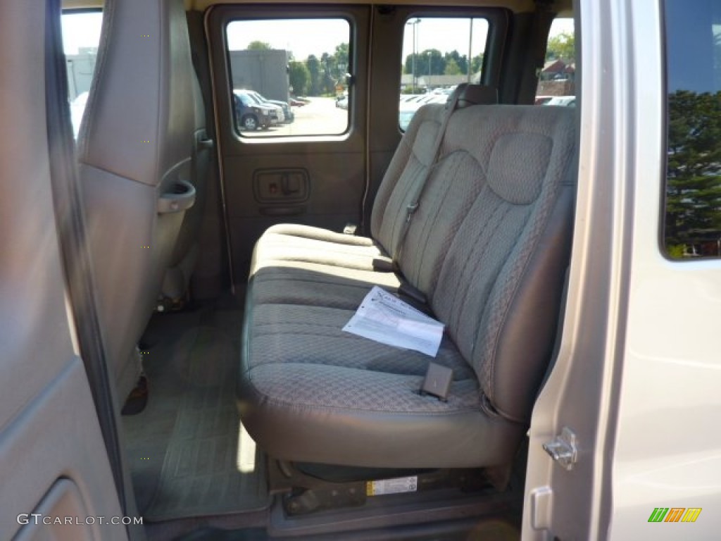 2007 Express LS 1500 AWD Passenger Van - Silver Birch Metallic / Medium Pewter photo #15