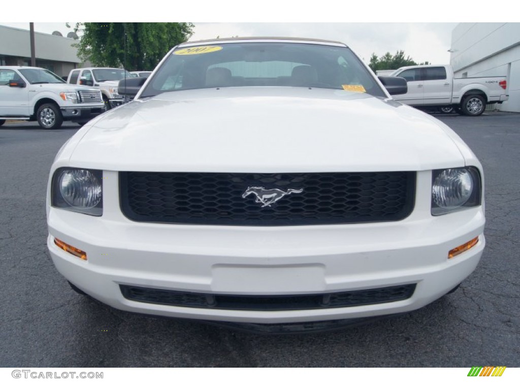 2007 Mustang V6 Deluxe Convertible - Performance White / Medium Parchment photo #7