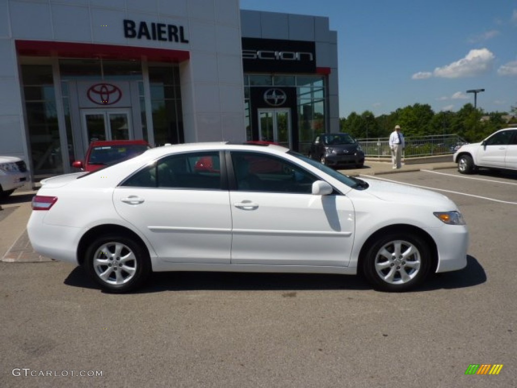 2010 Camry LE - Super White / Bisque photo #8