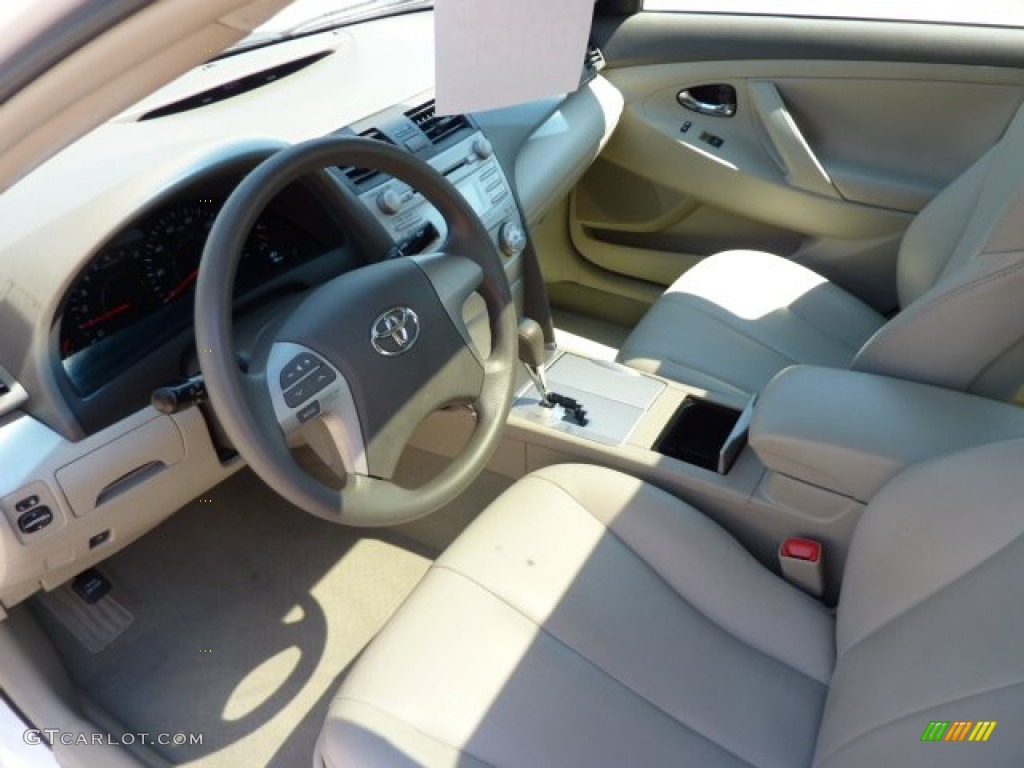 2010 Camry LE - Super White / Bisque photo #17