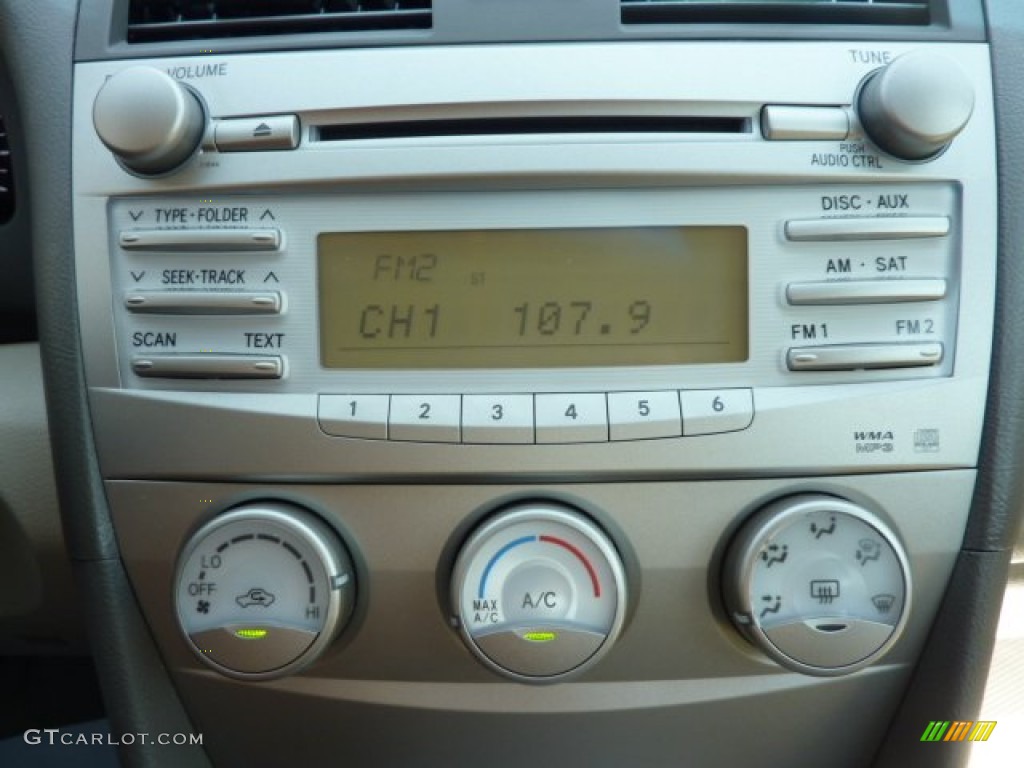 2010 Camry LE - Super White / Bisque photo #19