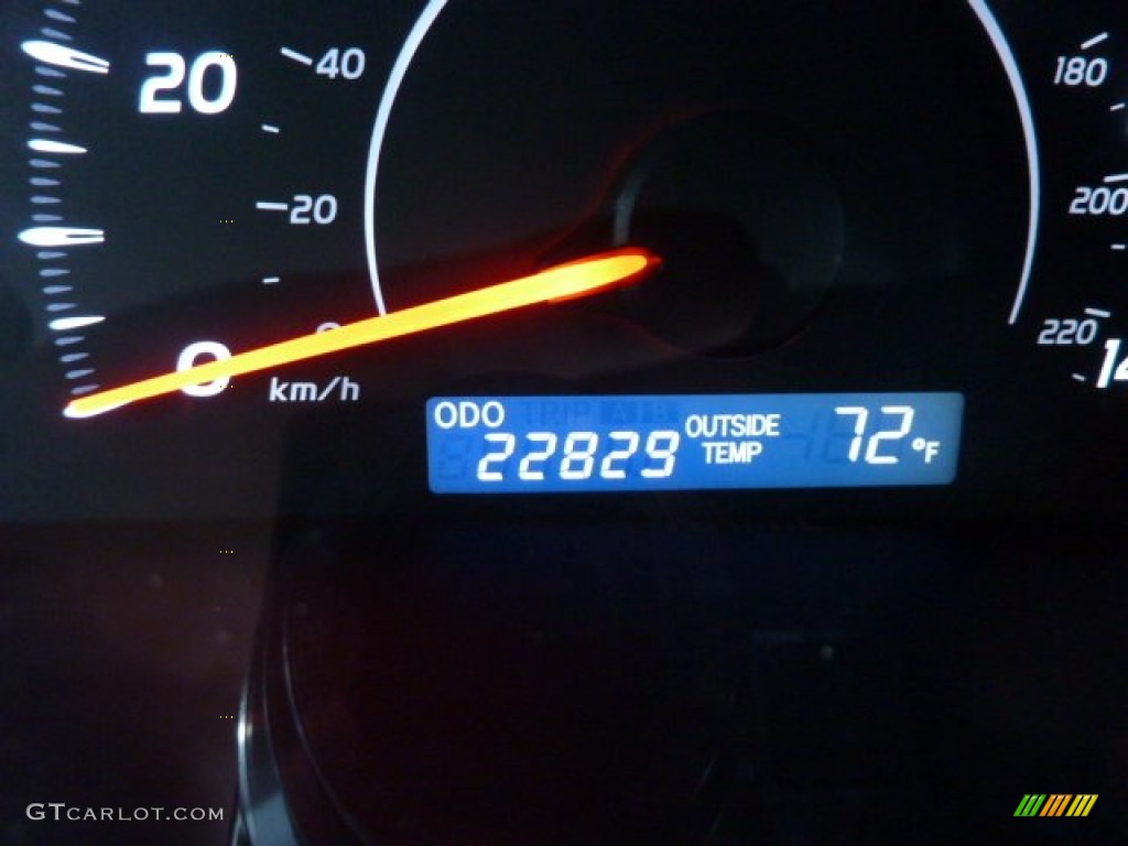 2010 Camry LE - Super White / Bisque photo #20