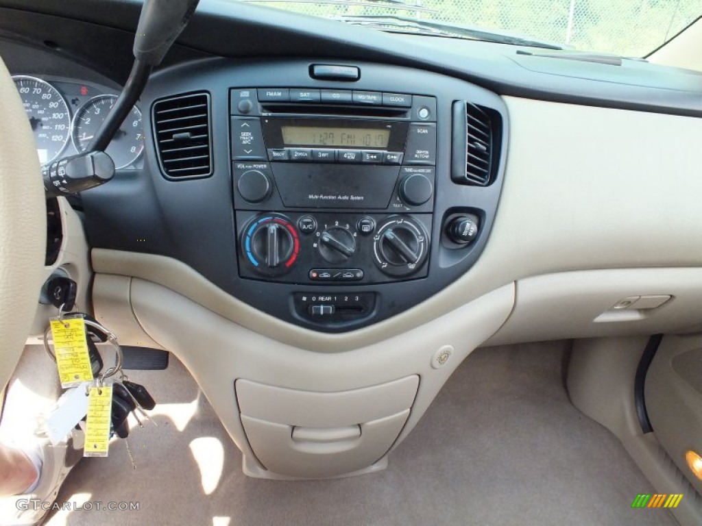 2004 MPV LX - Cosmic Sand Metallic / Beige photo #31