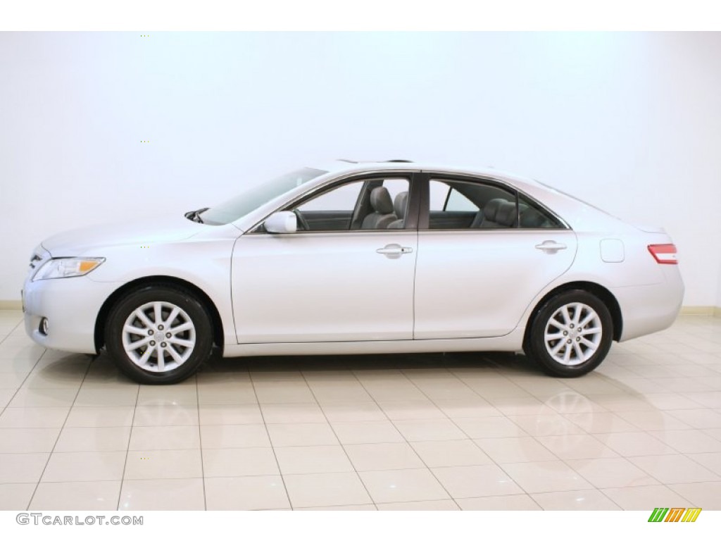 2010 Camry XLE - Classic Silver Metallic / Ash Gray photo #4