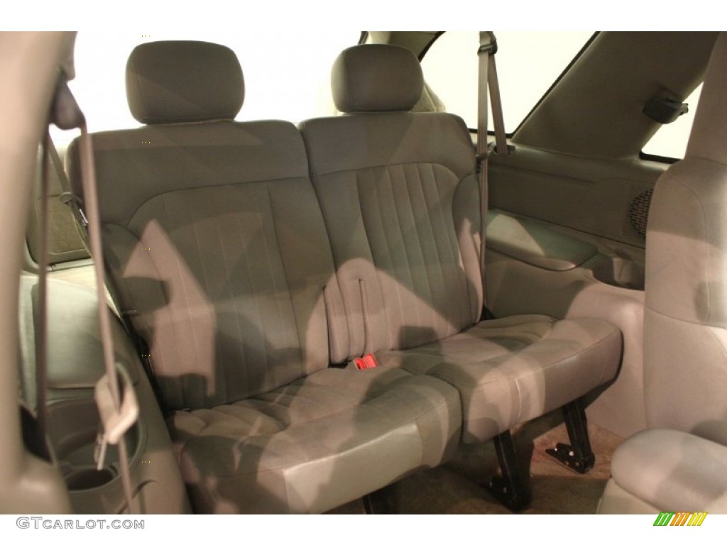 Medium Gray Interior 2004 Chevrolet Blazer LS Photo #69738394