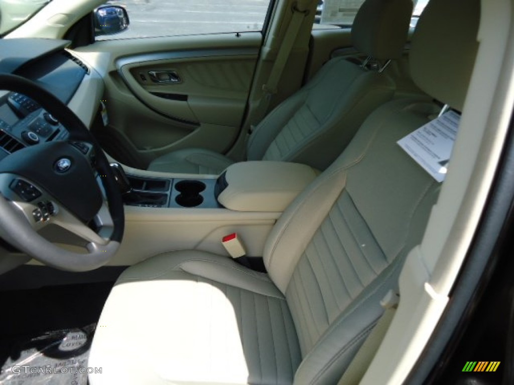 2013 Ford Taurus SE Front Seat Photo #69738964