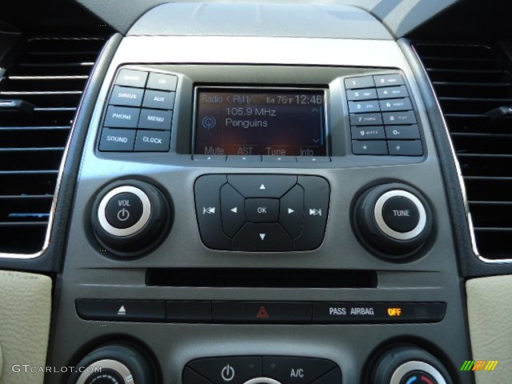 2013 Ford Taurus SE Controls Photo #69739015