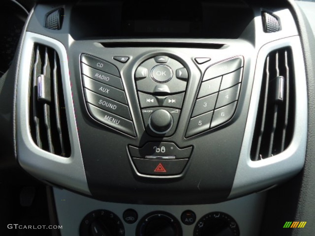 2012 Ford Focus SE Sport 5-Door Controls Photo #69739147