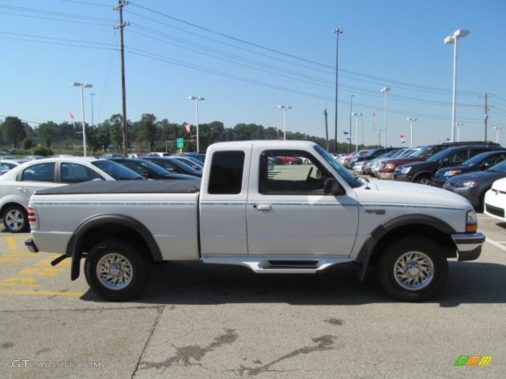 1998 Ranger XLT Extended Cab 4x4 - Oxford White / Medium Graphite photo #8