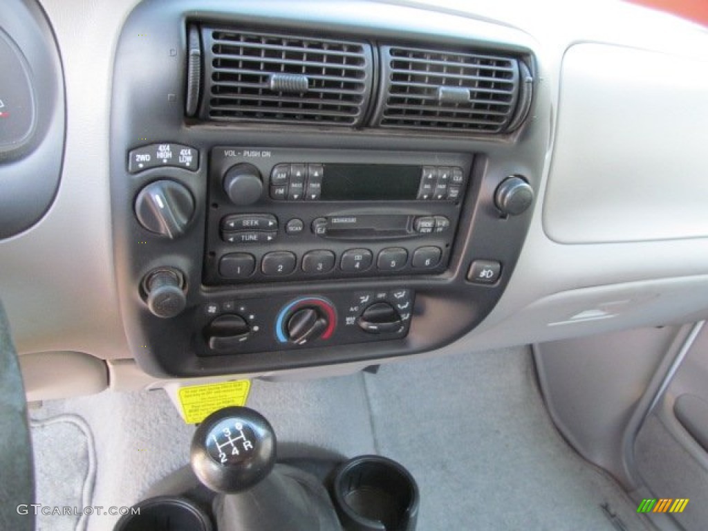 1998 Ranger XLT Extended Cab 4x4 - Oxford White / Medium Graphite photo #15