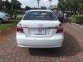 Summit White - Aveo LS Sedan Photo No. 4
