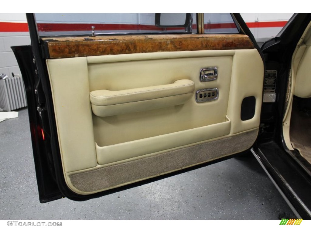 1986 Rolls-Royce Silver Spirit Mark I Beige Door Panel Photo #69742033