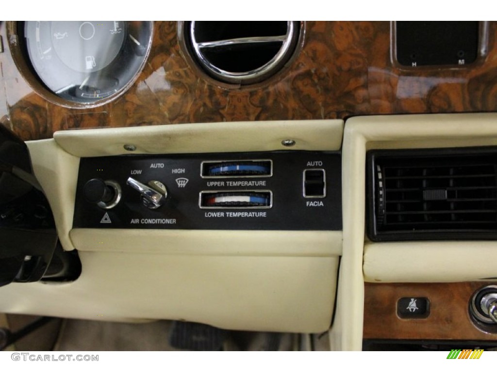 1986 Rolls-Royce Silver Spirit Mark I Controls Photo #69742114