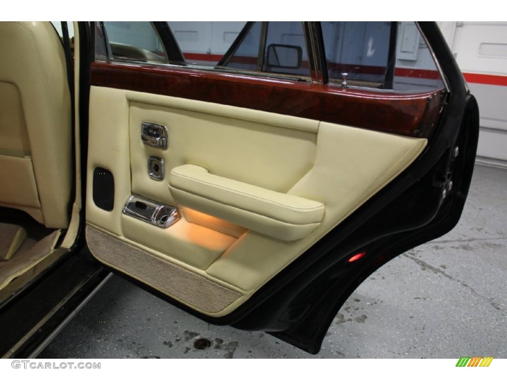 1986 Rolls-Royce Silver Spirit Mark I Beige Door Panel Photo #69742215