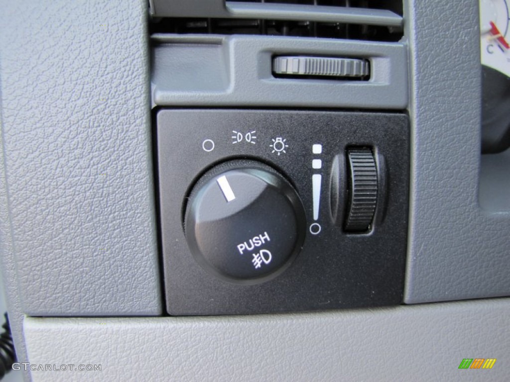 2009 Dodge Durango SE 4x4 Controls Photo #69742486