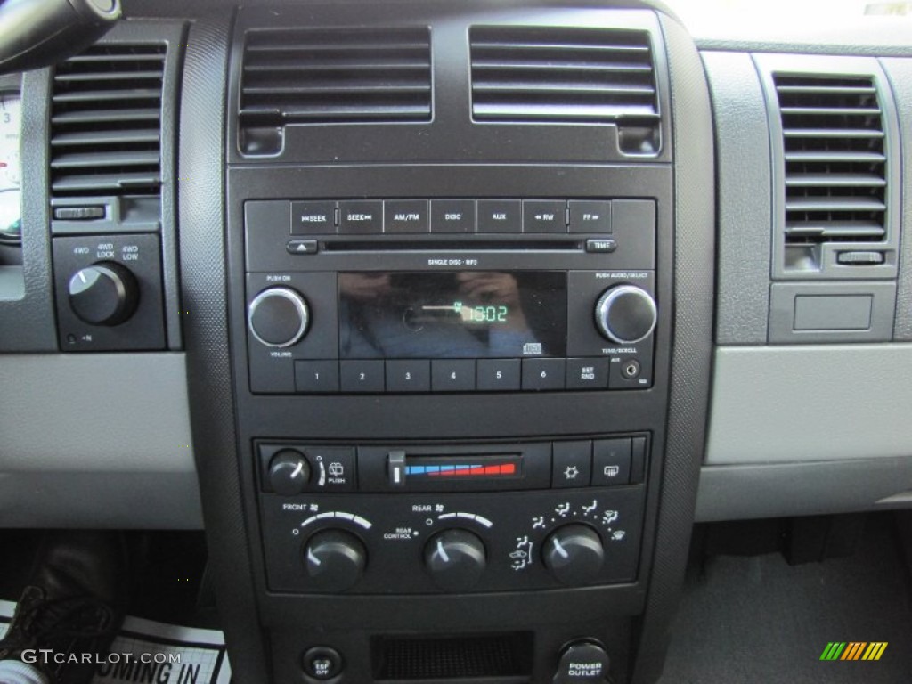 2009 Dodge Durango SE 4x4 Controls Photo #69742522